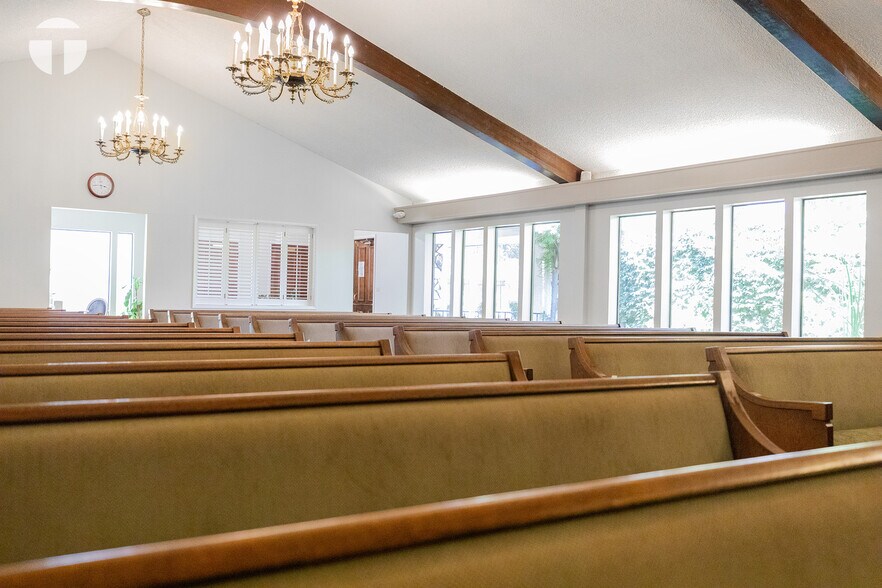 More Photos Of 2685 Riverside Blvd, Sacramento Funeral Home For Sale