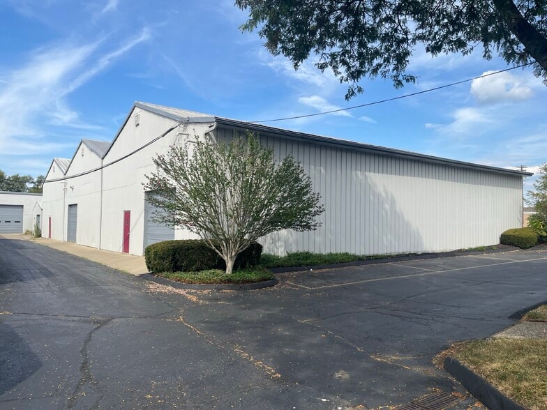 More Photos Of 7188 Main St, Newtown Warehouse For Lease