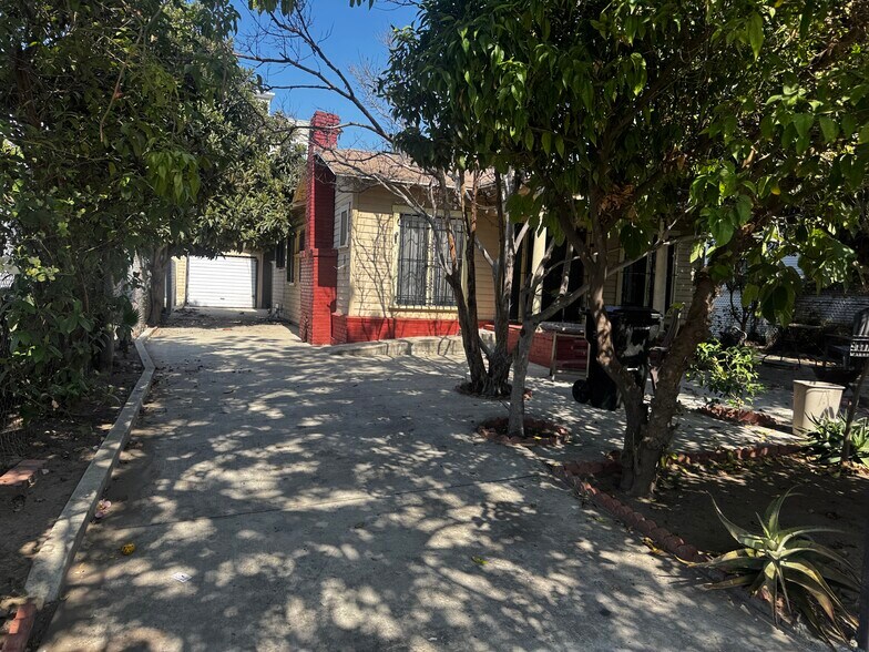 Primary Photo Of 1183 W 37th Dr, Los Angeles Apartments For Sale