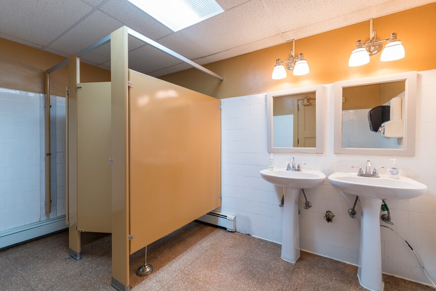 More Photos Of 166-170 Jericho Tpke, Floral Park Loft Creative Space For Lease