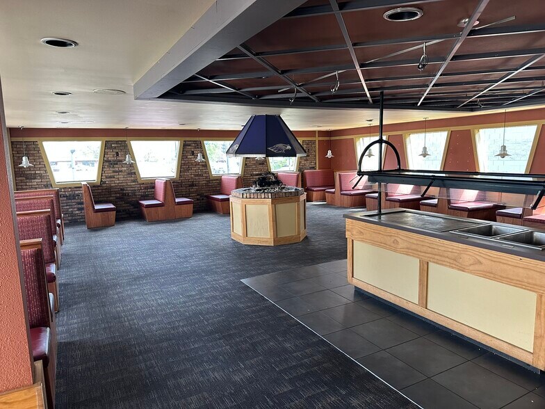 More Photos Of 1107 W Main St, Whitewater Restaurant For Lease