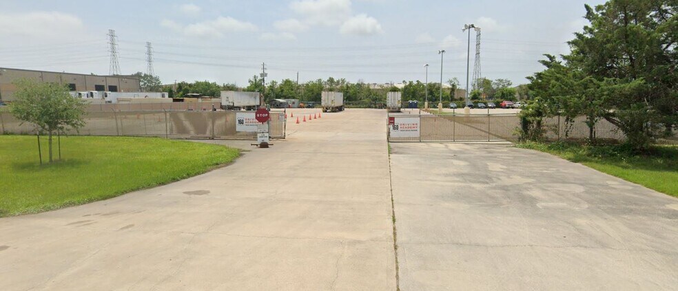 More Photos Of 4110 Cedar Blvd, Baytown Land For Lease