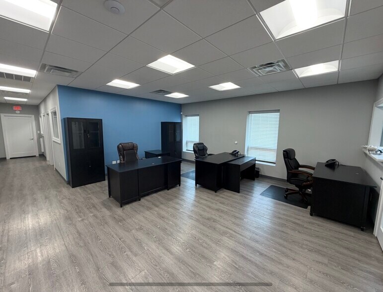 More Photos Of 2000 Deer Park Ave, Deer Park Coworking Space