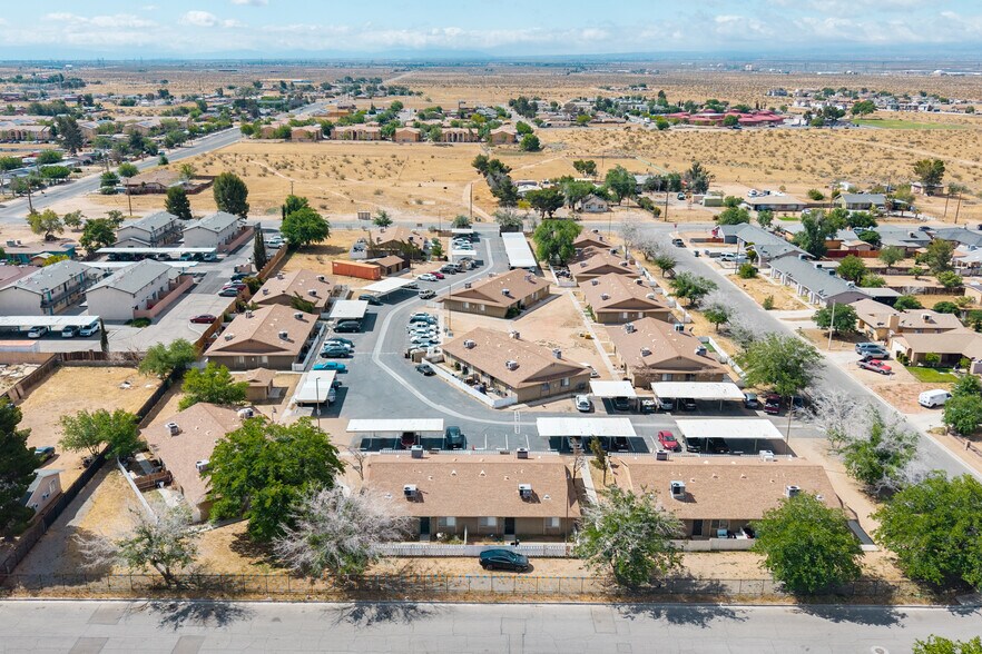 More Photos Of 11200 Chamberlaine Way, Adelanto Apartments For Sale