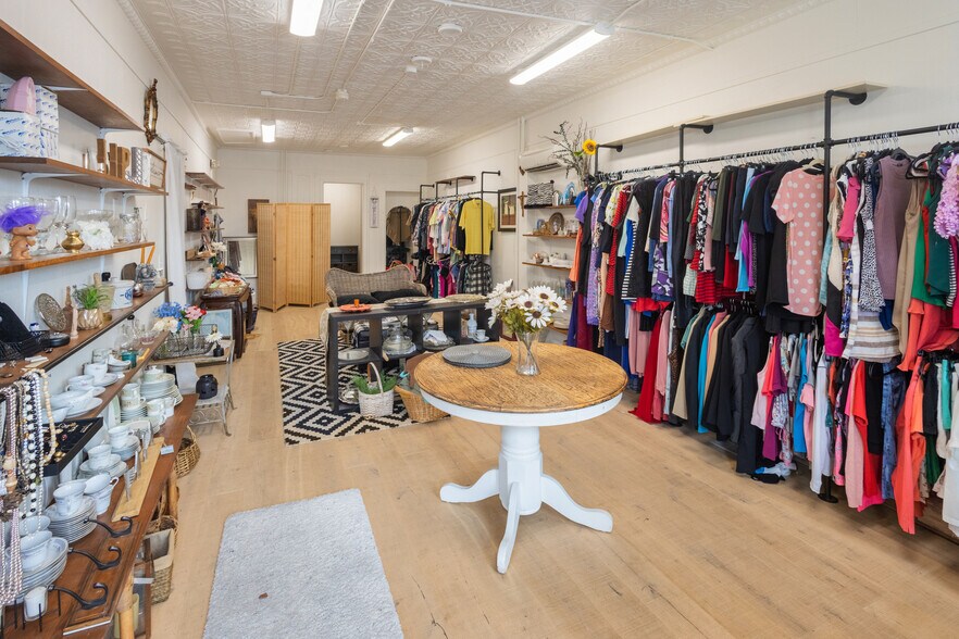 More Photos Of 164 Main St, Woburn Storefront Retail Residential For Lease