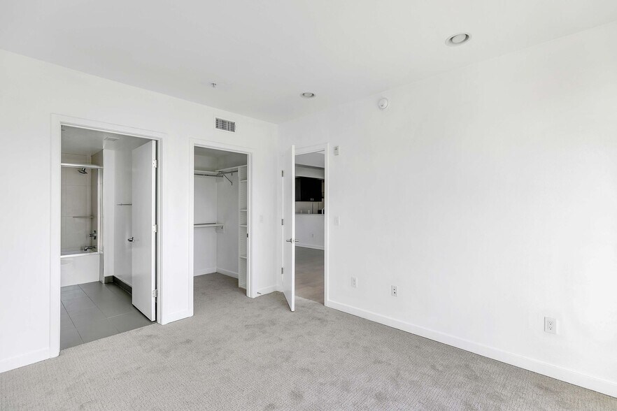 More Photos Of 11900 Courtleigh Dr, Los Angeles Apartments For Sale