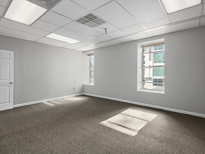 More Photos Of 9 SW Pack Sq, Asheville Office For Lease