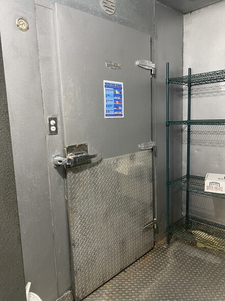 More Photos Of 5106 Old Bullard Rd, Tyler Restaurant For Lease