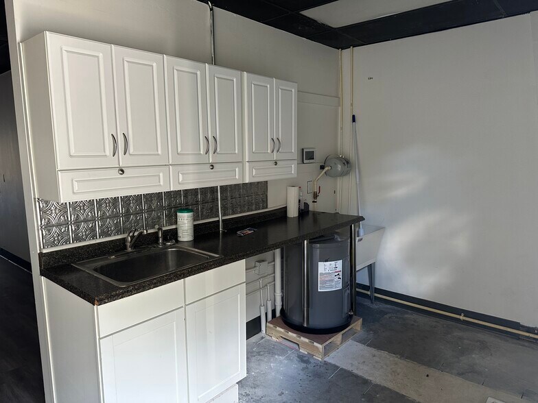 More Photos Of 11175 SW 93rd Court Rd, Ocala Unknown For Lease
