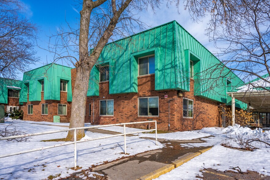 More Photos Of 9350 W Fond Du Lac Ave, Milwaukee Skilled Nursing Facility For Sale