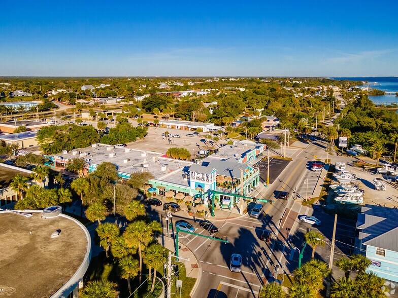 More Photos Of 2019 NE Jensen Beach Blvd, Jensen Beach Storefront Retail Office For Lease