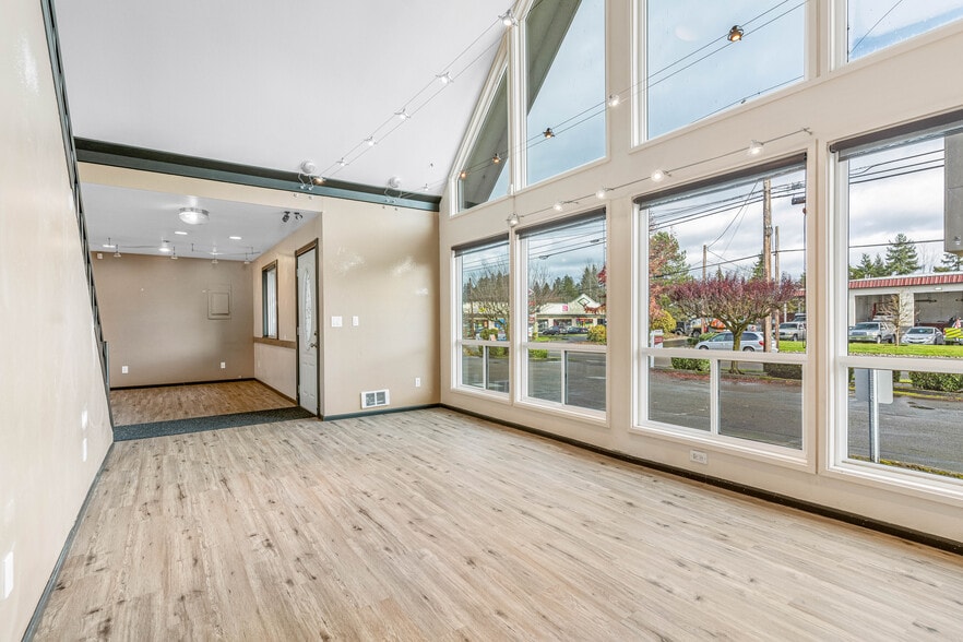 More Photos Of 712 Avenue D, Snohomish Storefront Retail Office For Sale