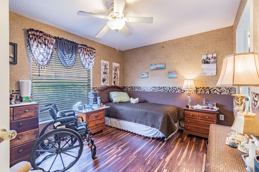 More Photos Of 4407 Millwood Rd, Spring Hill Assisted Living For Sale