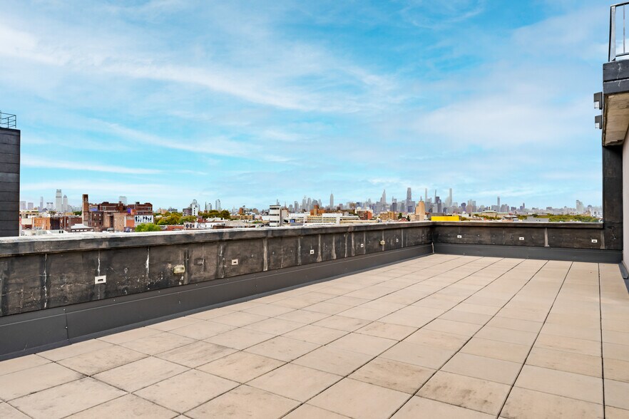100 Bogart St, Brooklyn, NY 11206 Office For Lease