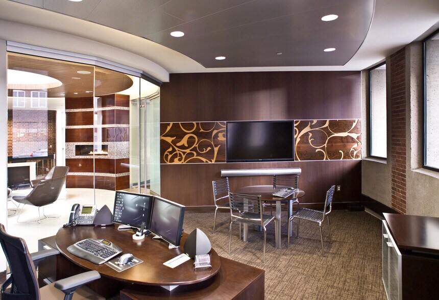More Photos Of 108 S Dakota Ave, Sioux Falls Office For Sale