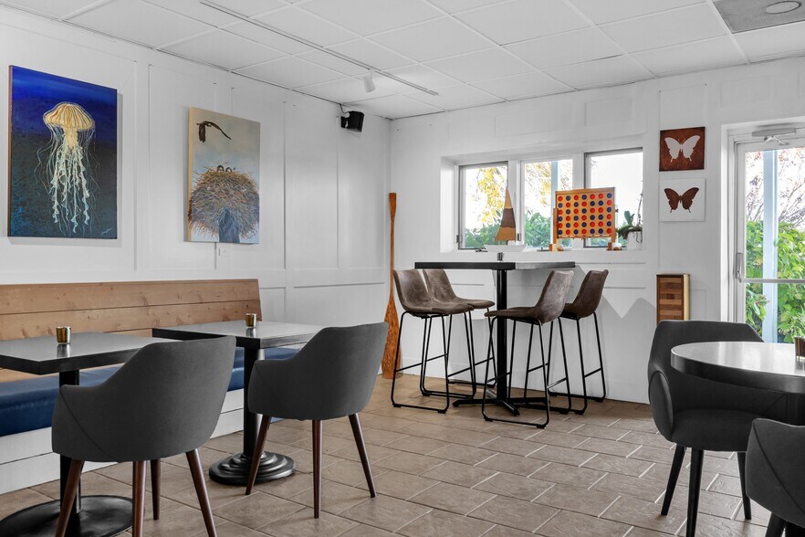 More Photos Of 21384 Coopertown Rd, Tilghman Hotel For Sale