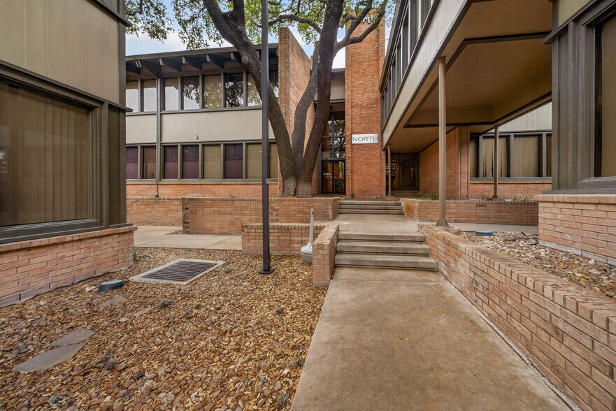 More Photos Of 6800 Park Ten Blvd, San Antonio Unknown For Lease