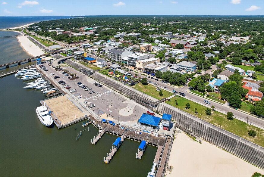 More Photos Of 124 Court St, Bay Saint Louis Office For Sale