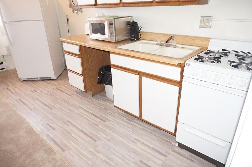 More Photos Of 1639 Douglas Ave, Racine Apartments For Sale