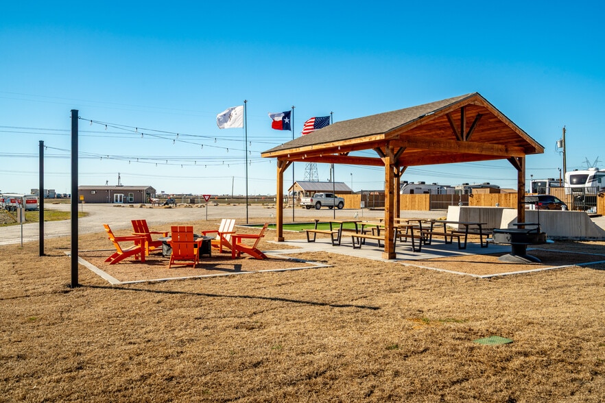 More Photos Of 4706 George Owens Rd, Ponder Trailer Camper Park For Sale