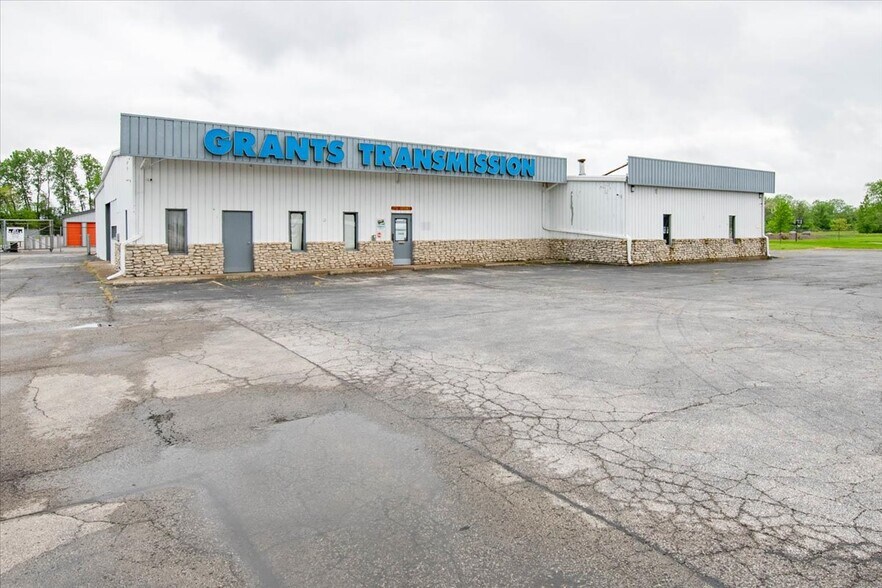 2751 W Main St  