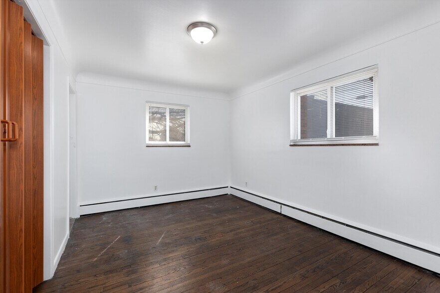 More Photos Of 4470-4480 E Outer Dr, Detroit Apartments For Sale