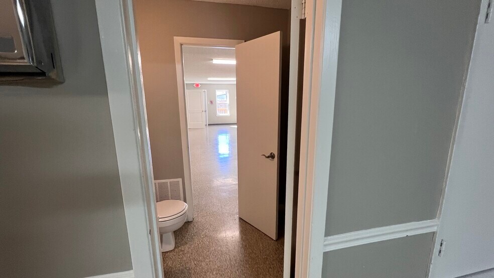 More Photos Of 501 S 1st St, Jacksonville Daycare Center For Sale