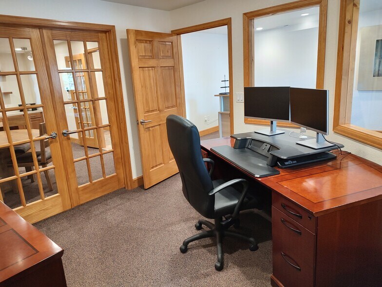 More Photos Of 7352 Greenridge Rd, Windsor Warehouse For Sale