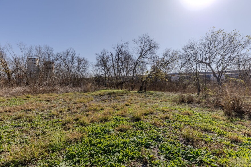 More Photos Of 921 W 2nd St, Taylor Land For Sale