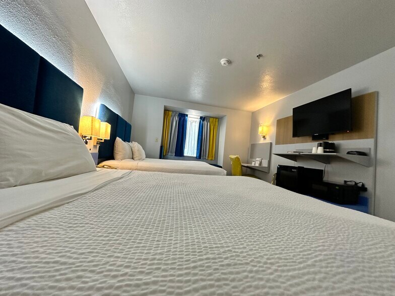 More Photos Of 3270 W Historic Highway 66, Gallup Hotel For Sale