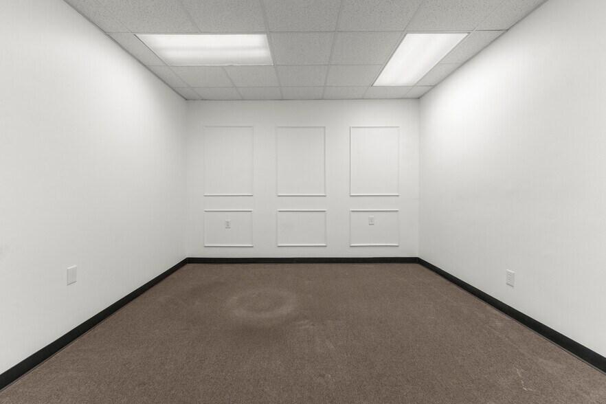 More Photos Of 1800 Grindley Park St, Dearborn Office For Lease