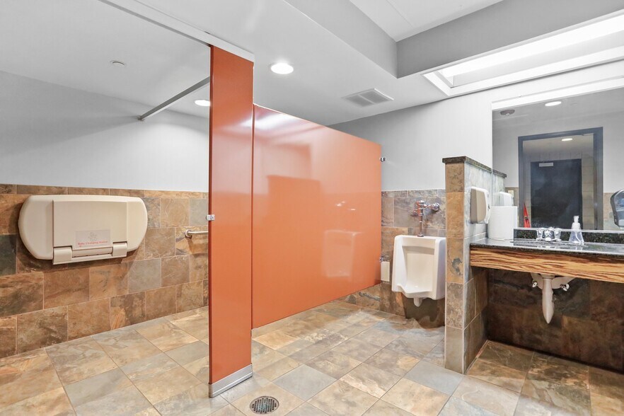 More Photos Of 100 Summit Ave, Hagerstown Office For Sale