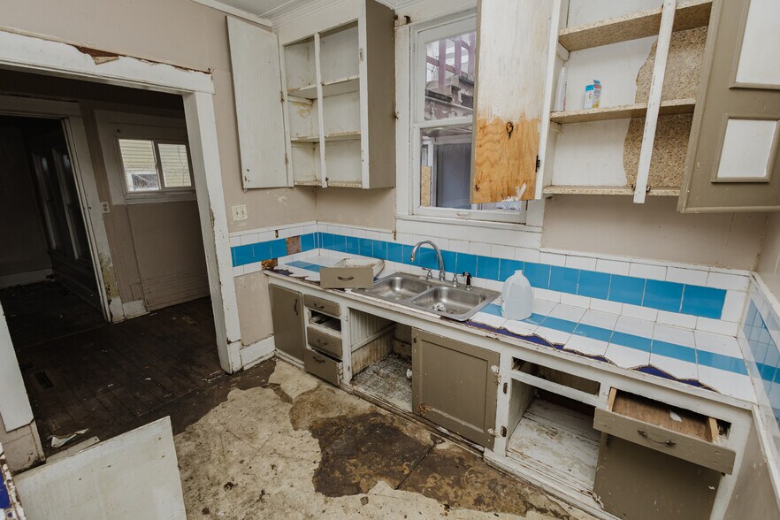 More Photos Of 123 E Madison Ave, Arkansas City Apartments For Sale