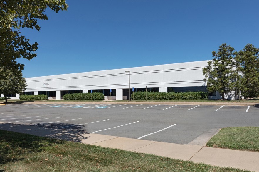 More Photos Of 14155 Sullyfield Cir, Chantilly Flex For Lease