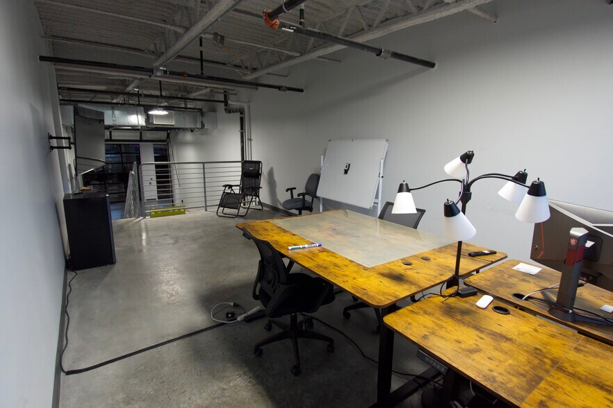 More Photos Of 4229 N FM 620 Hwy, Austin Showroom For Lease