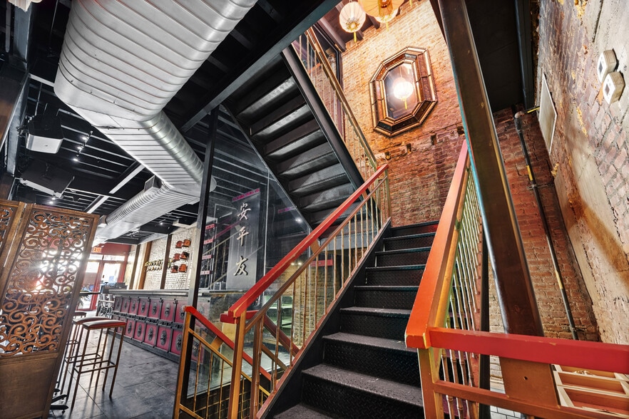 More Photos Of 122 Dyckman St, New York Restaurant For Lease