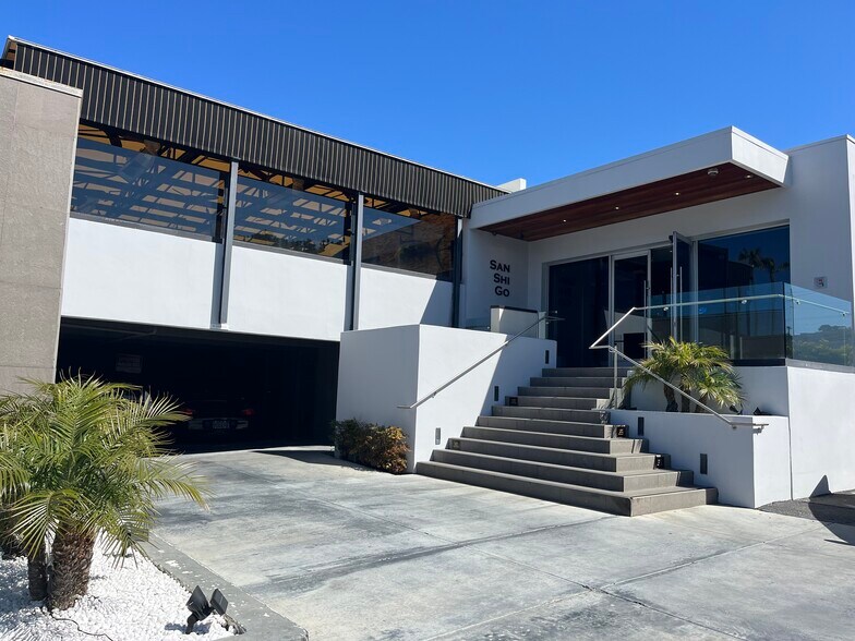 More Photos Of 858 S Coast Hwy, Laguna Beach Restaurant For Lease