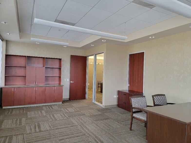 More Photos Of 3999 E Inland Empire Blvd, Ontario Office For Lease