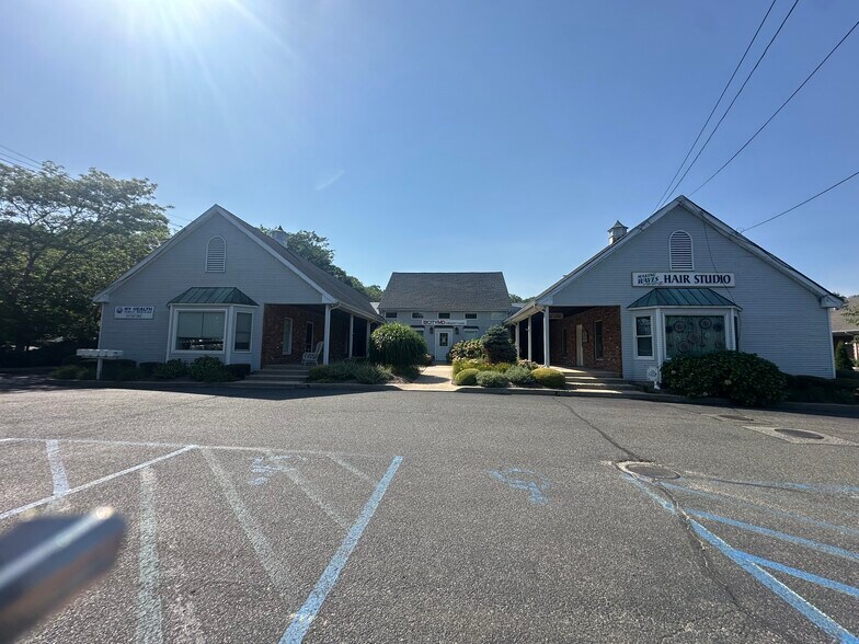 More Photos Of 32645 Main Rd, Cutchogue Office For Lease