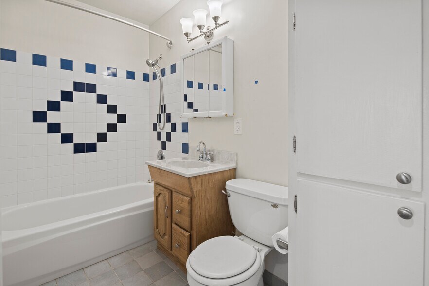 More Photos Of 507 19th Ave E, Seattle Apartments For Sale