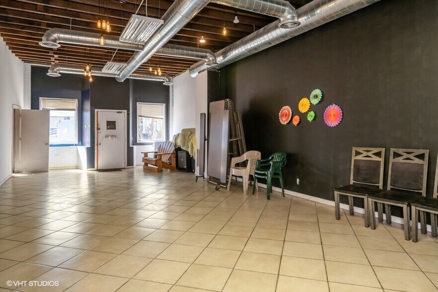 More Photos Of 2410 S Blue Island Ave, Chicago Storefront Retail Residential For Sale