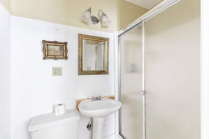 More Photos Of 2416 Lowesville Rd, Amherst Hospitality For Sale