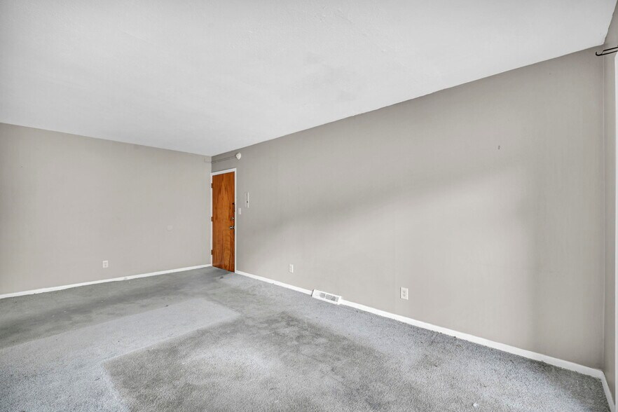More Photos Of 818-850 S Green Rd, South Euclid Apartments For Sale