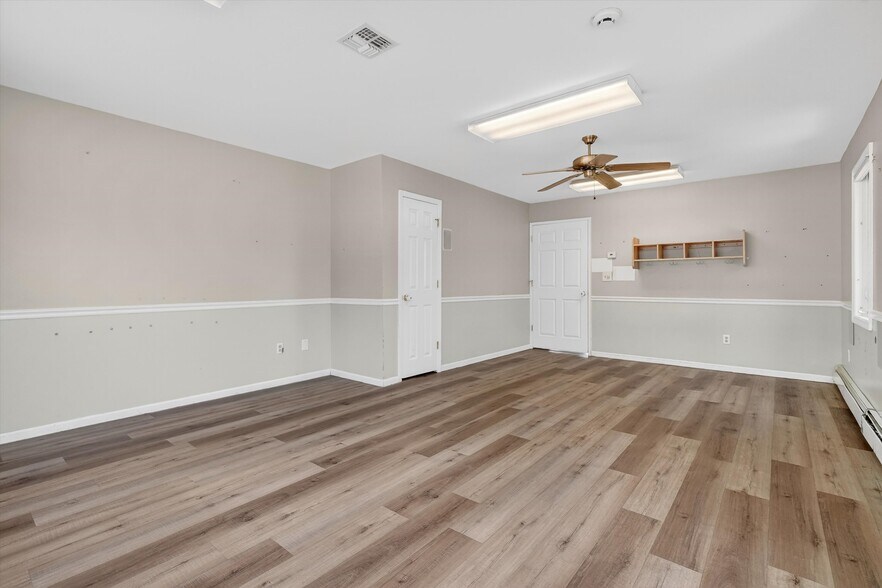 More Photos Of 75 Ramapo Rd, Garnerville Office For Lease