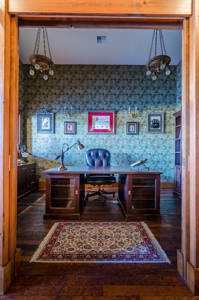 More Photos Of 5104 N Pearl St, Tacoma Storefront Retail Office For Lease