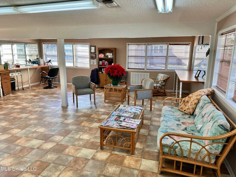 More Photos Of 415 Old Pass Rd, Long Beach Freestanding For Sale