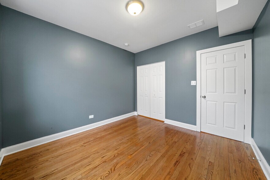 More Photos Of 1619 E 70th St, Chicago Apartments For Sale