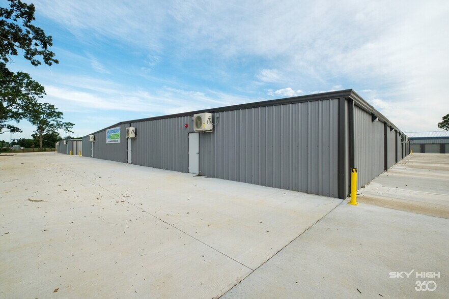 More Photos Of 753 W Pleasant Grove Rd, Rogers Self Storage For Sale
