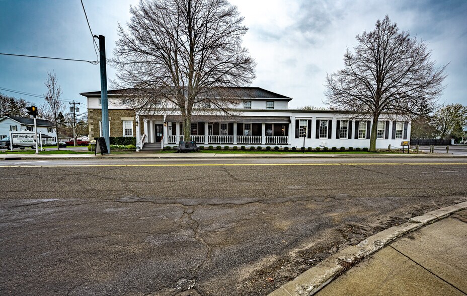 More Photos Of 310 Lake St, Wilson Hotel For Sale