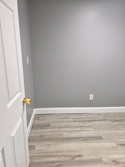 More Photos Of 233 Union Ave, Holbrook Medical For Lease